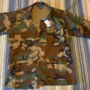 Men’s BDU shirt Woodland camo pattern